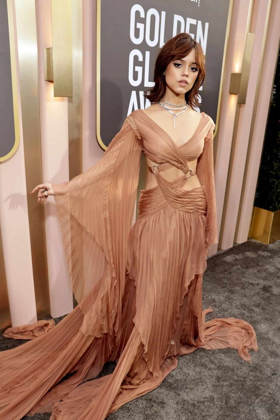 Jenna Ortega Wears Gucci on the Red Carpet at the 80th Golden Globe Awards