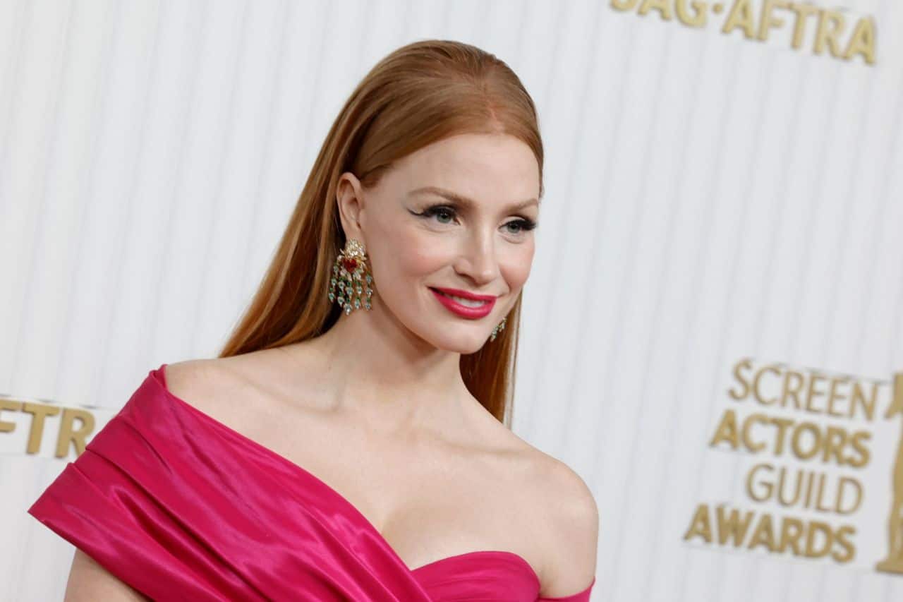Jessica Chastain Radiates Glamour in a Pink Gown at the 2023 SAG Awards