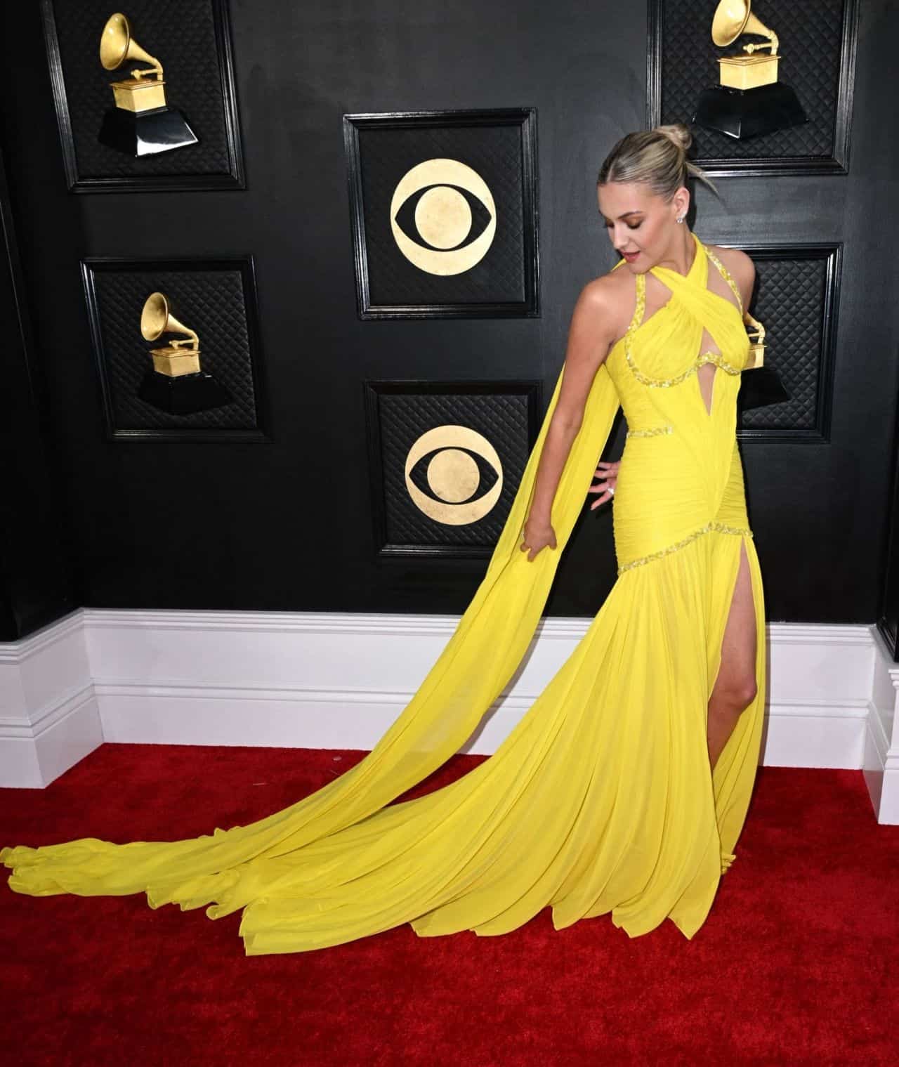 Kelsea Ballerini Shines at 65th Grammy Awards in Eye-Catching Yellow Gown