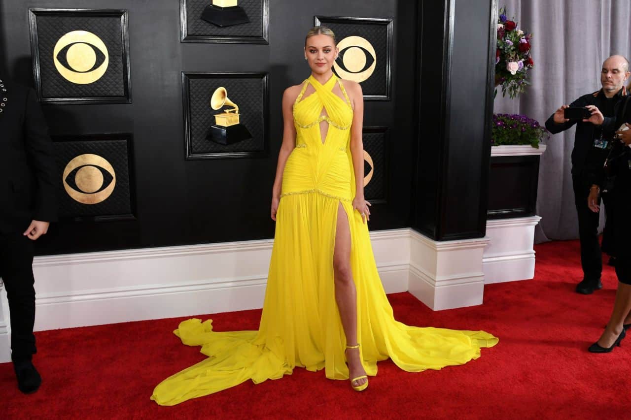 Kelsea Ballerini Shines at 65th Grammy Awards in Eye-Catching Yellow Gown