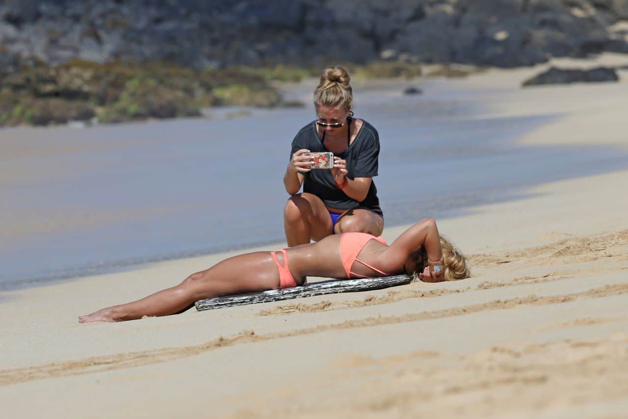 Britney Spears Looks Incredible in a Pastel Orange Bikini in Hawaii