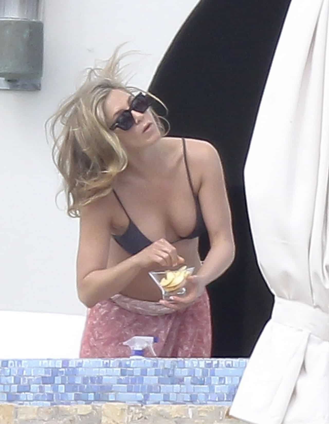 Jennifer Aniston Looks Breathtaking in a Bikini Top and Sarong in Cabo
