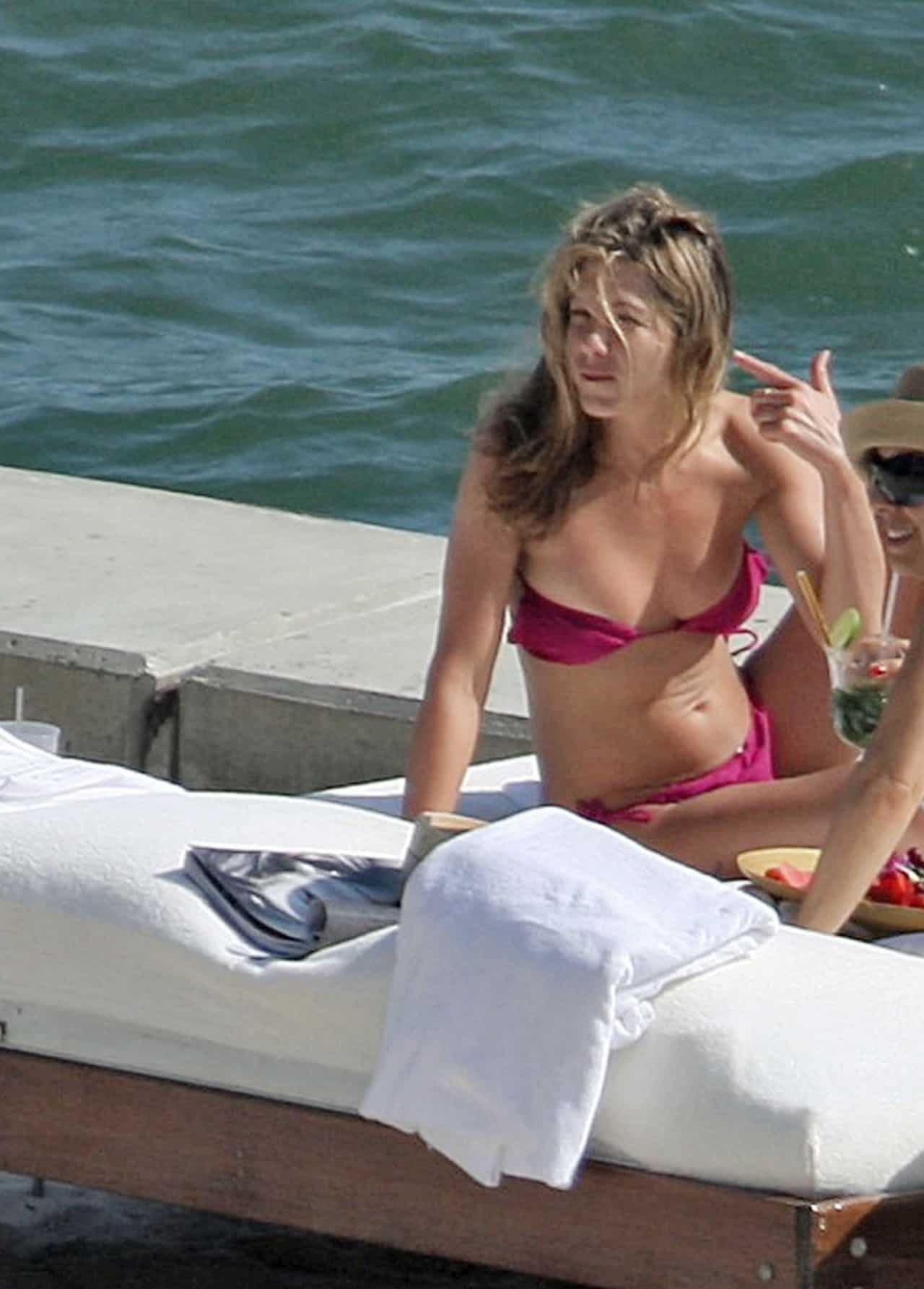 Jennifer Aniston Shows Off Her Figure in a Pink Bikini in Miami