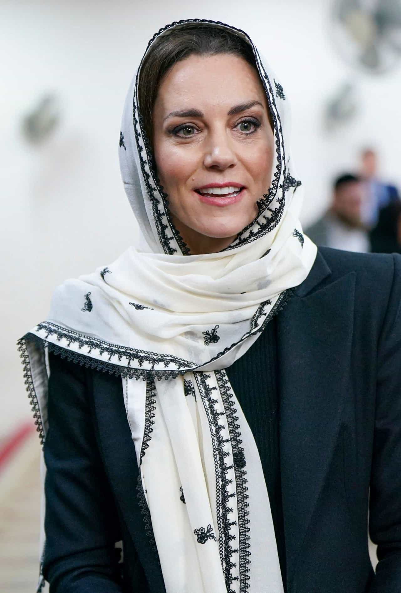 Kate Middleton Looks Elegant During a Visit to the Muslim Centre in Hayes
