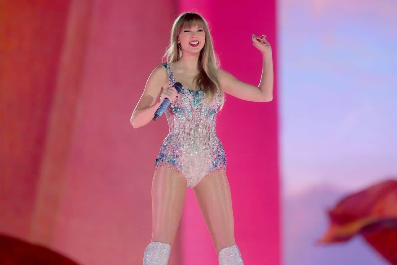 Taylor Swift Glows During her Performance at the Eras Tour in Glendale