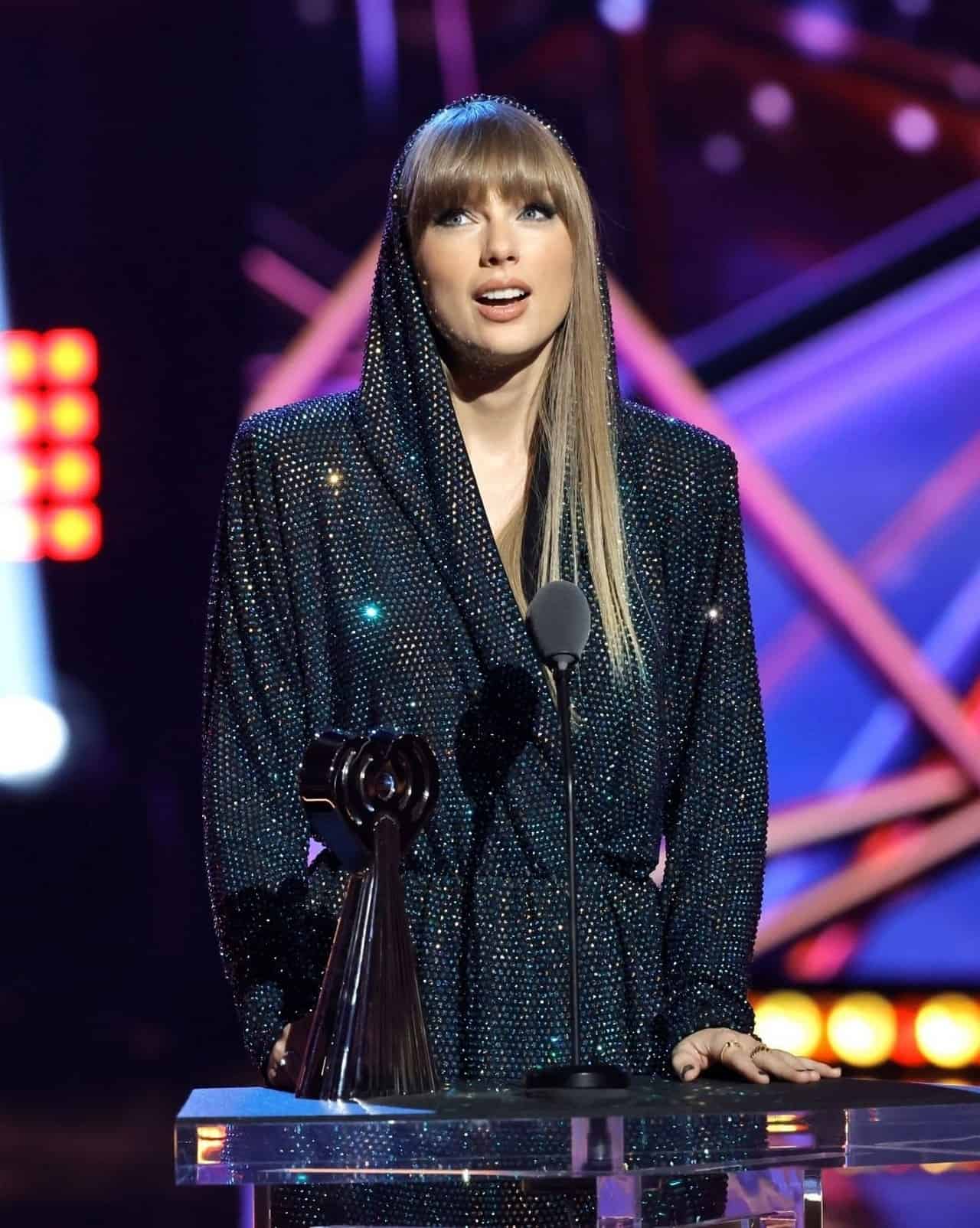 Taylor Swift in a Hooded Jumpsuit at the iHeartRadio Music Awards 2023