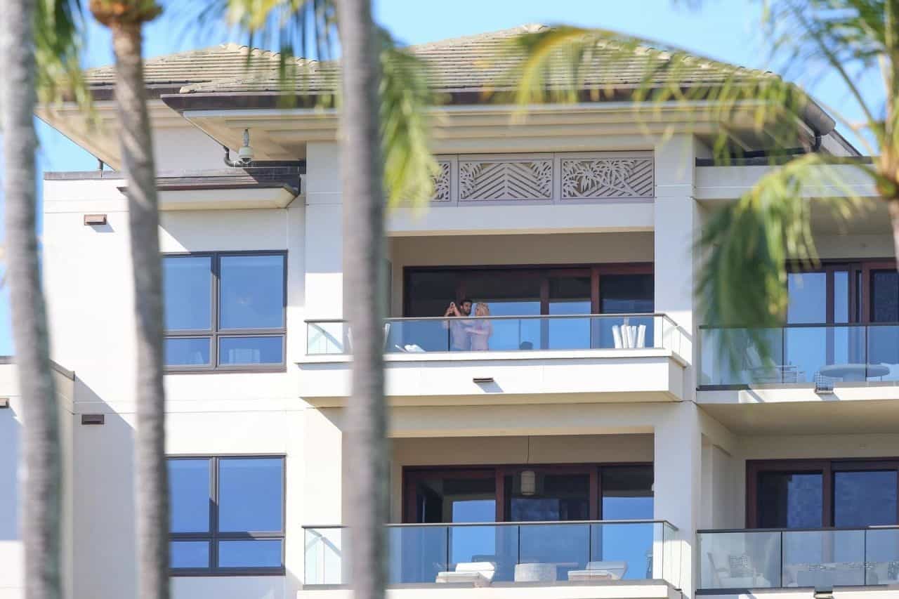 Britney Spears and Sam Asghari Having Fun on the Balcony in Hawaii