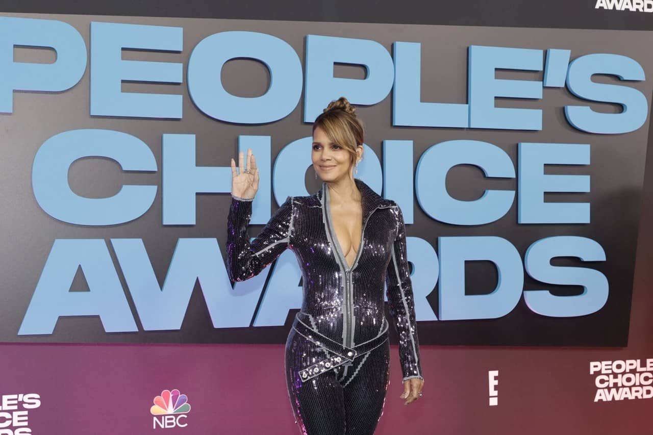 Halle Berry Shines in a Sequin Catsuit at the People's Choice Awards 2021