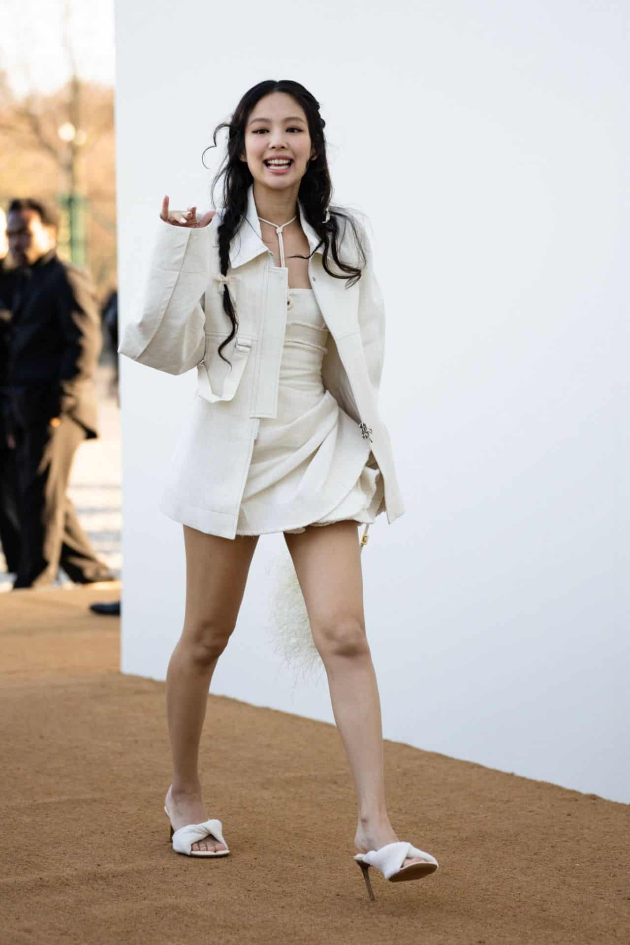 Jennie Kim Shines in Jacquemus’ Spring 2023 Fashion Show in Paris
