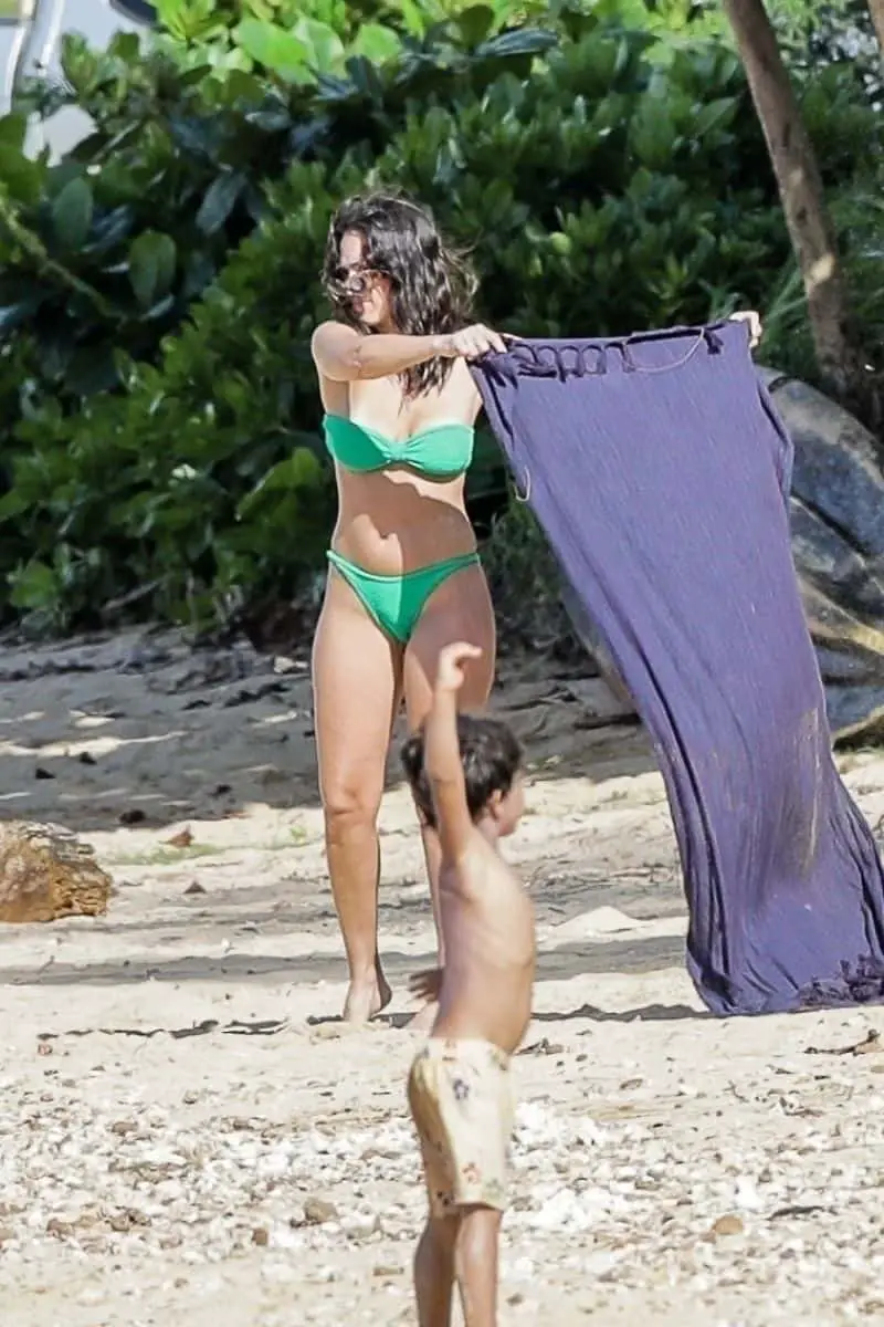 Jessica Alba Models a Green Bikini During a Family Vacation in Hawaii