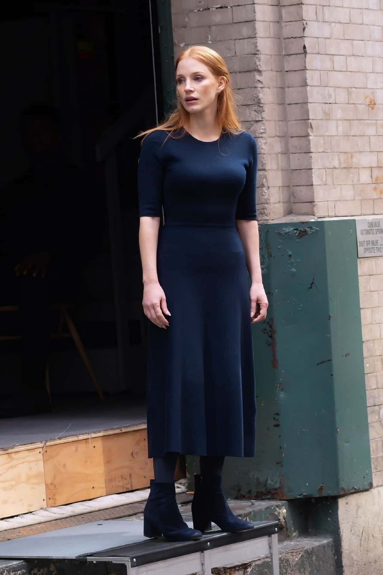 Jessica Chastain Shines in Character as She Steps Out of the Theater