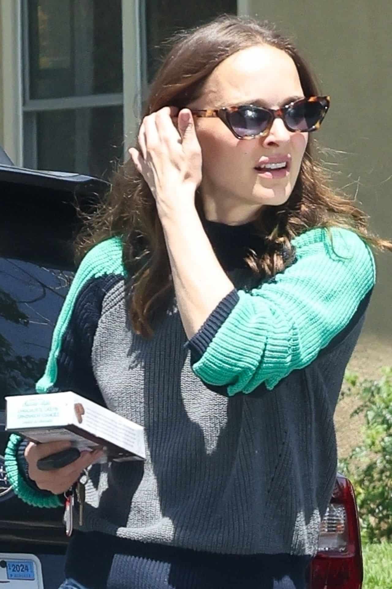 Natalie Portman in Short Shorts and a Sweater Visits a Friend
