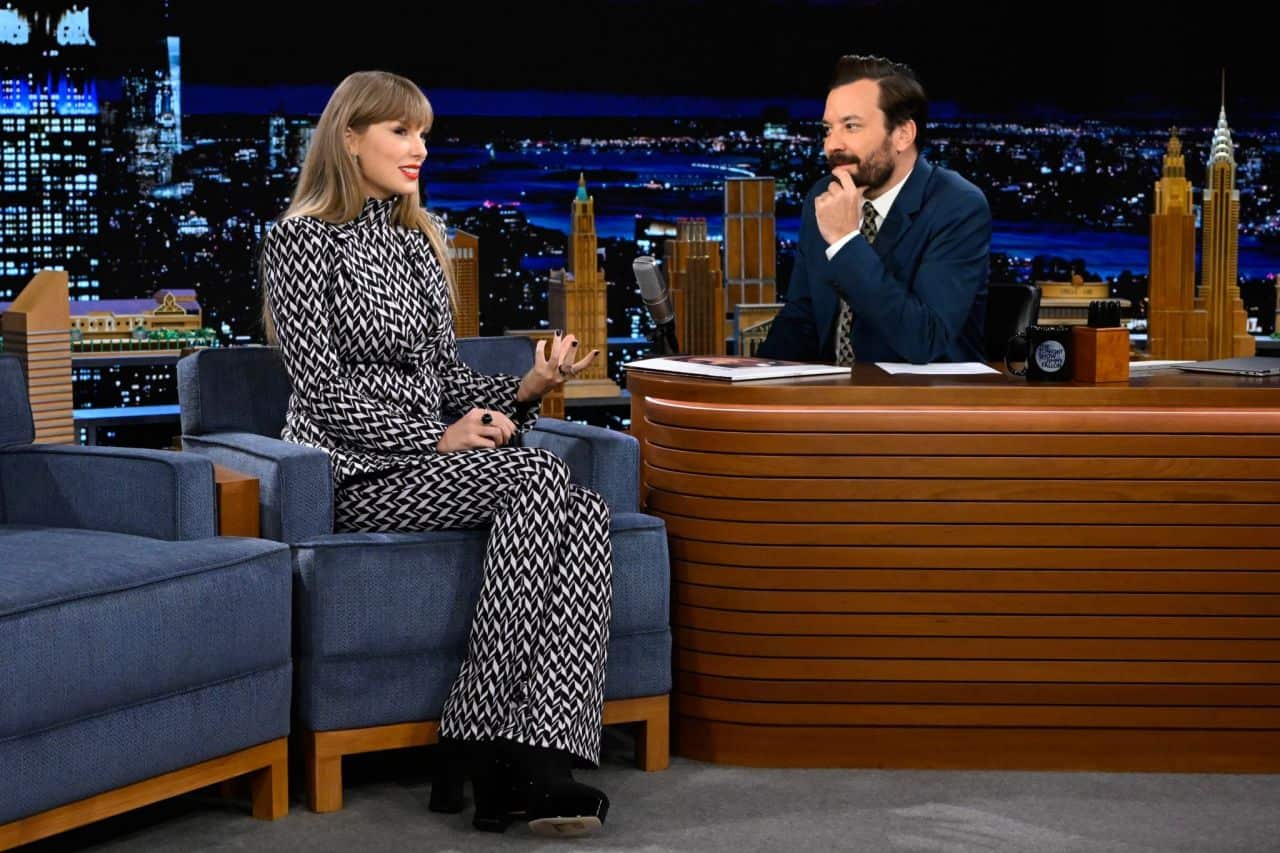 Taylor Swift Looks Chic in a Geometric Patterned Suit on "The Tonight Show"