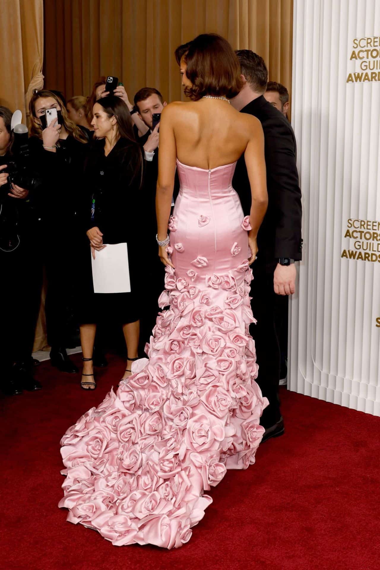 Zendaya Glows in Pink Valentino Dress at SAG Awards Red Carpet 2023