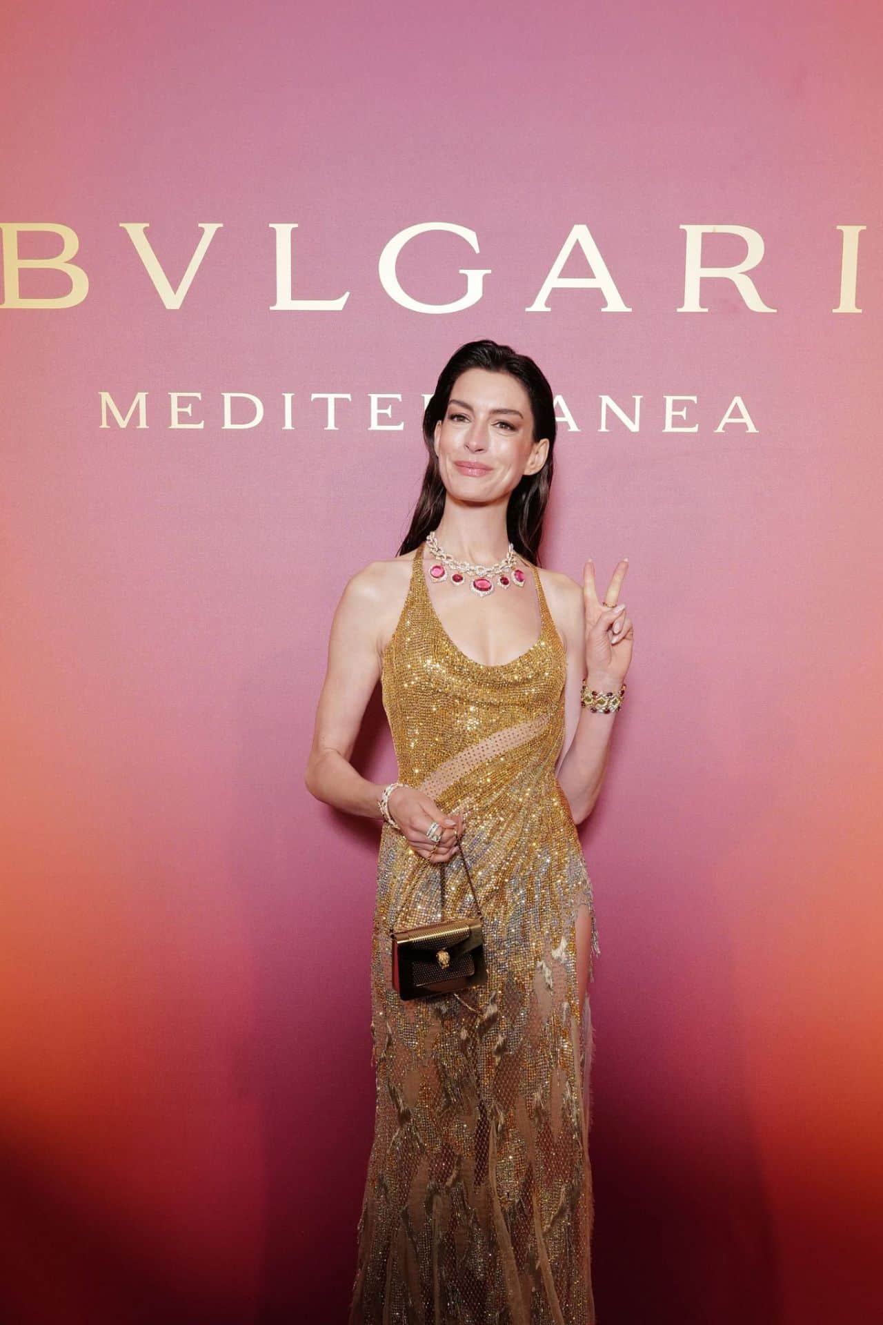 Anne Hathaway Shines at Bulgari’s “Mediterranea” High Jewelry Show