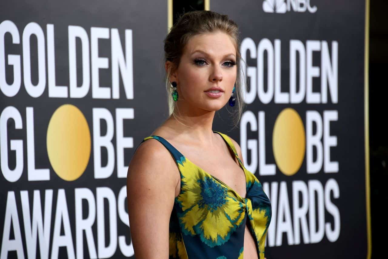 Taylor Swift Looks Radiant in Floral Gown at the Golden Globe Awards