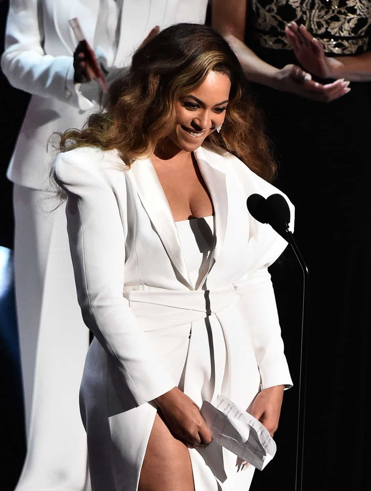Beyoncé Lights Up the NAACP Image Awards Stage with Stunning Style