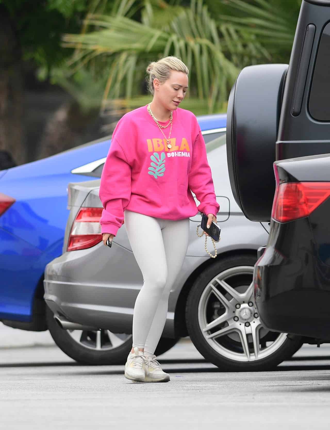 Hilary Duff Flaunting Her Athleisure Style as She Runs LA Errands