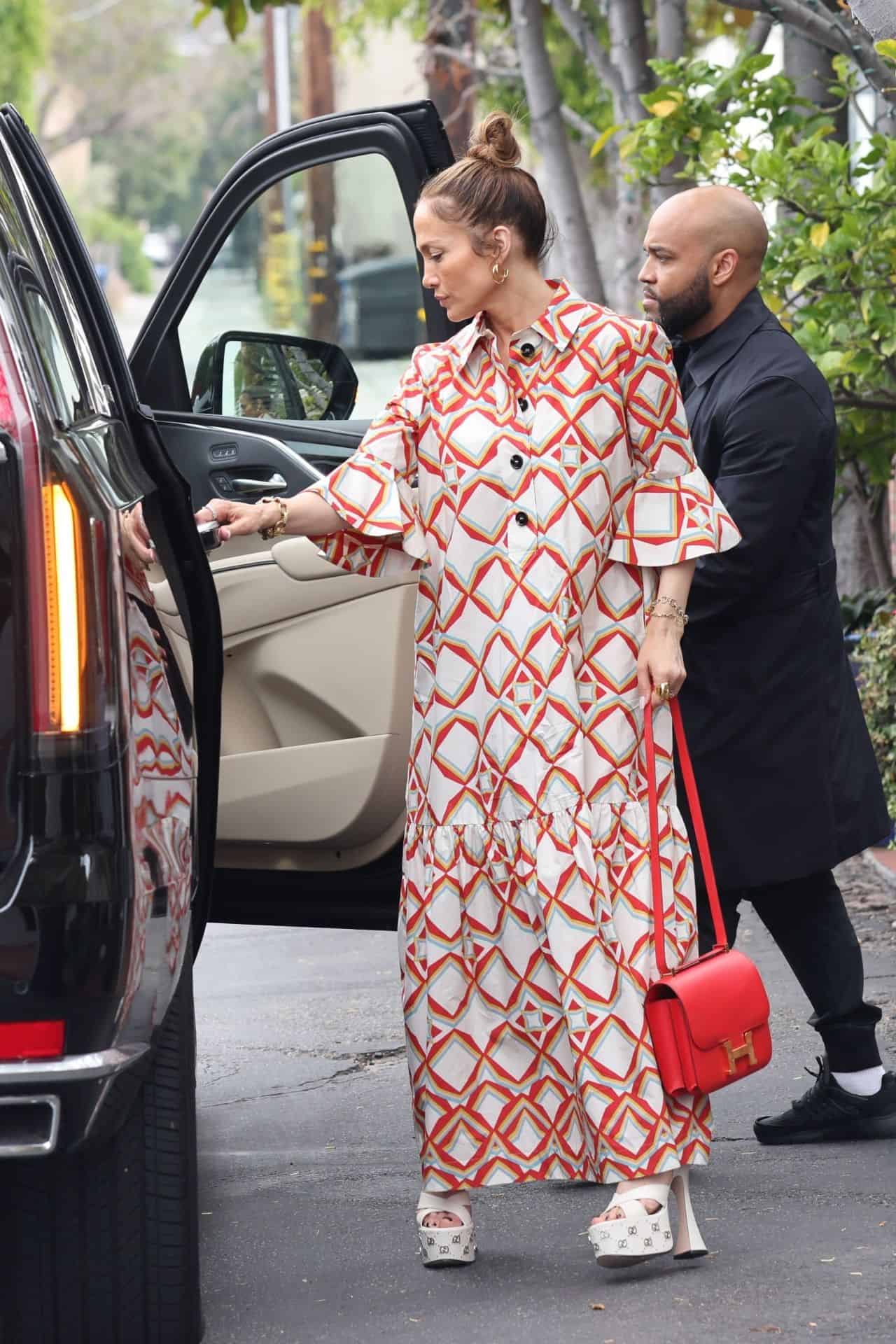 Jennifer Lopez Grabs Attention with a Vibrant and Stylish Outfit in LA