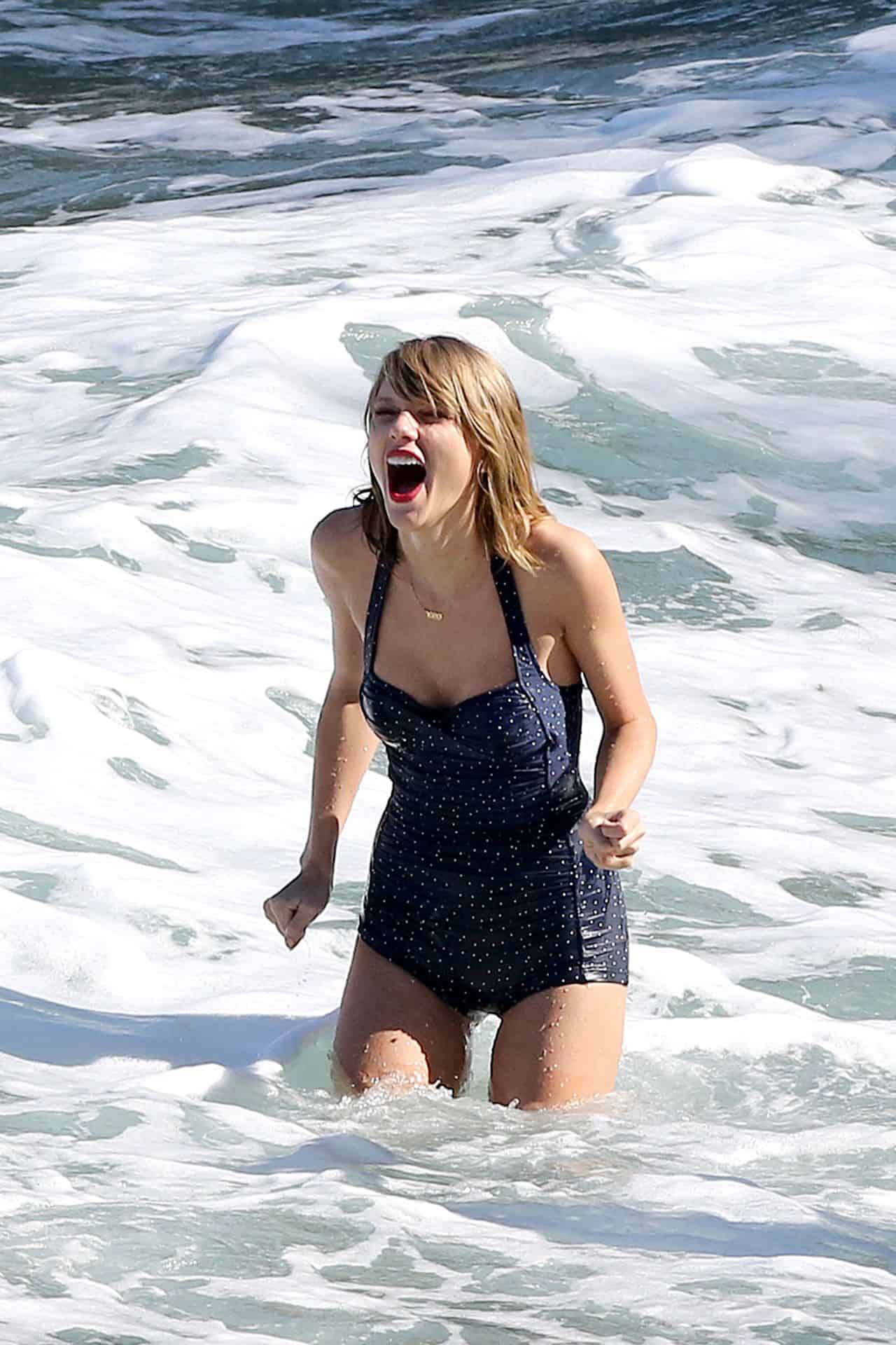 Taylor Swift Rocks a Retro Look as She Hits the Beach in Maui
