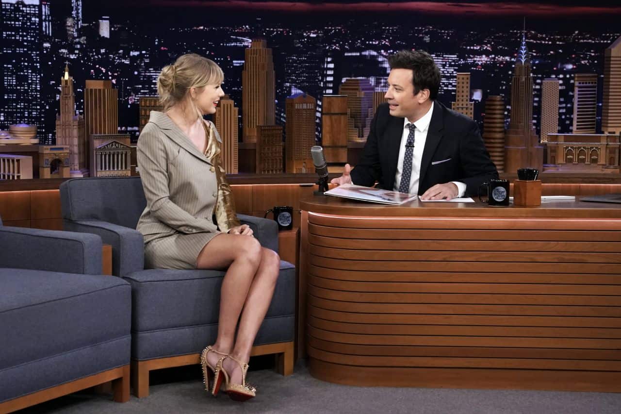 Taylor Swift Shines as a Rock Star on "The Tonight Show"