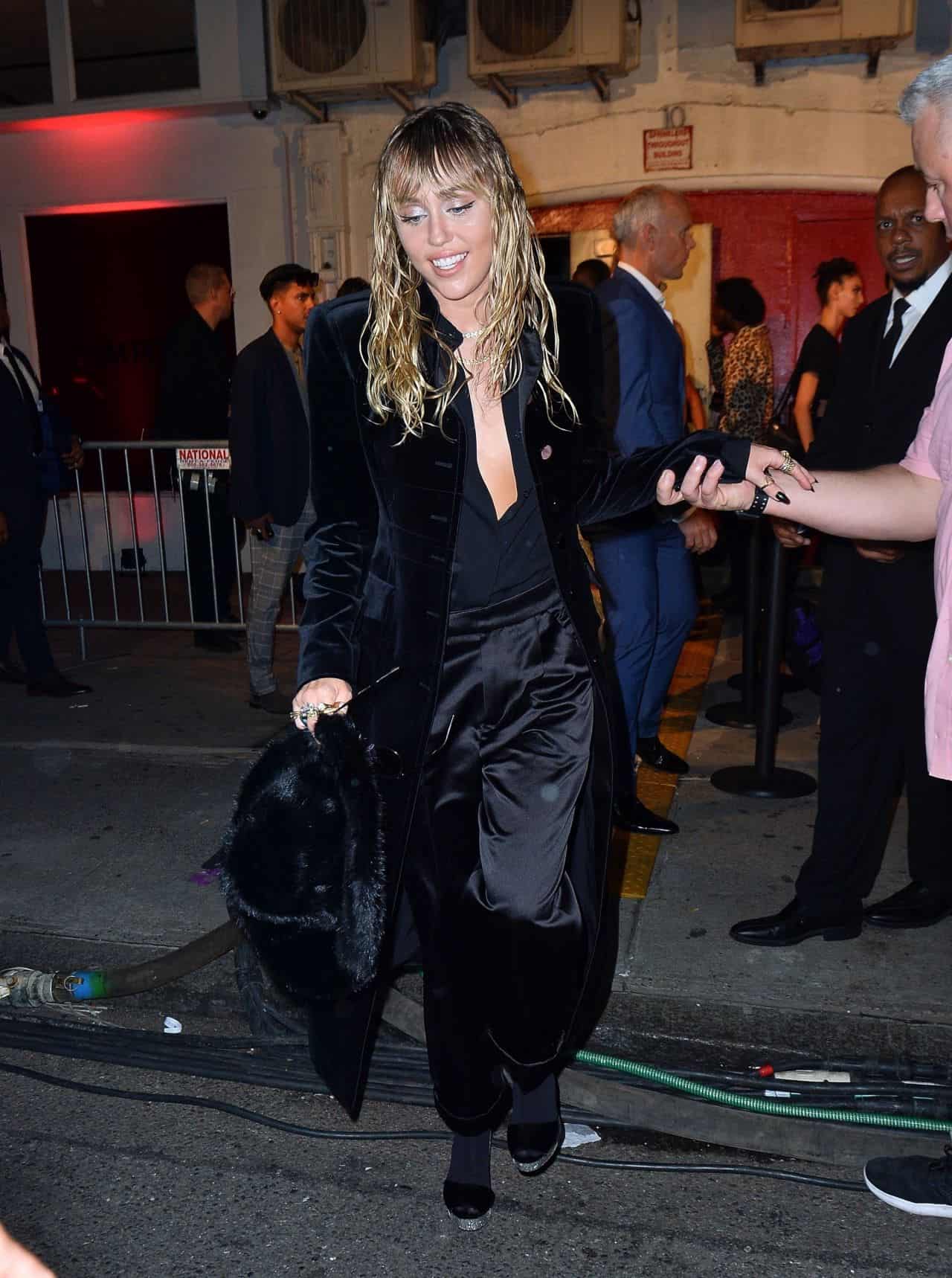 Miley Cyrus Brings Cowgirl Chic to Tom Ford NYFW Show