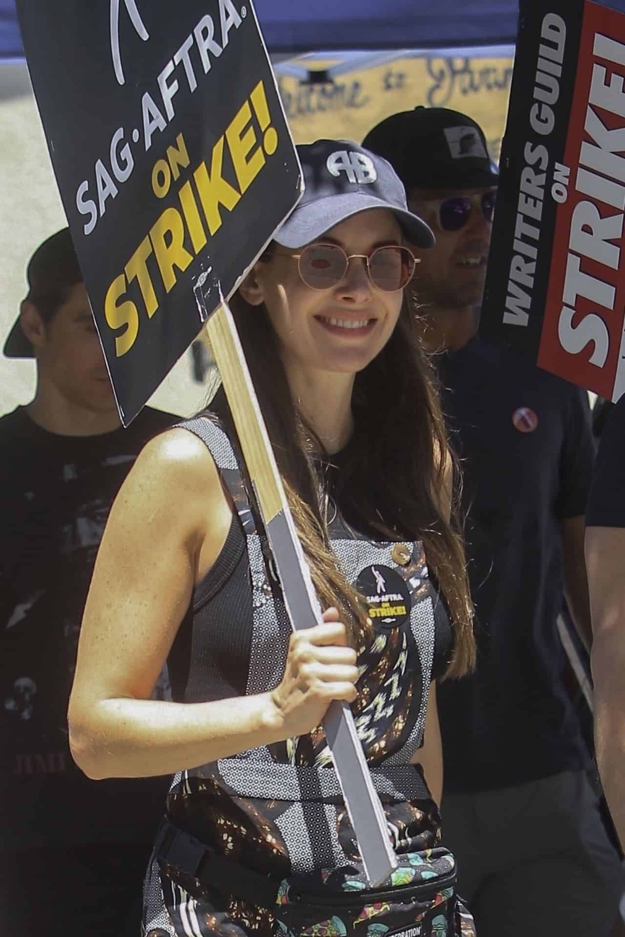 Alison Brie and Dave Franco Join SAG-AFTRA Strike Protest