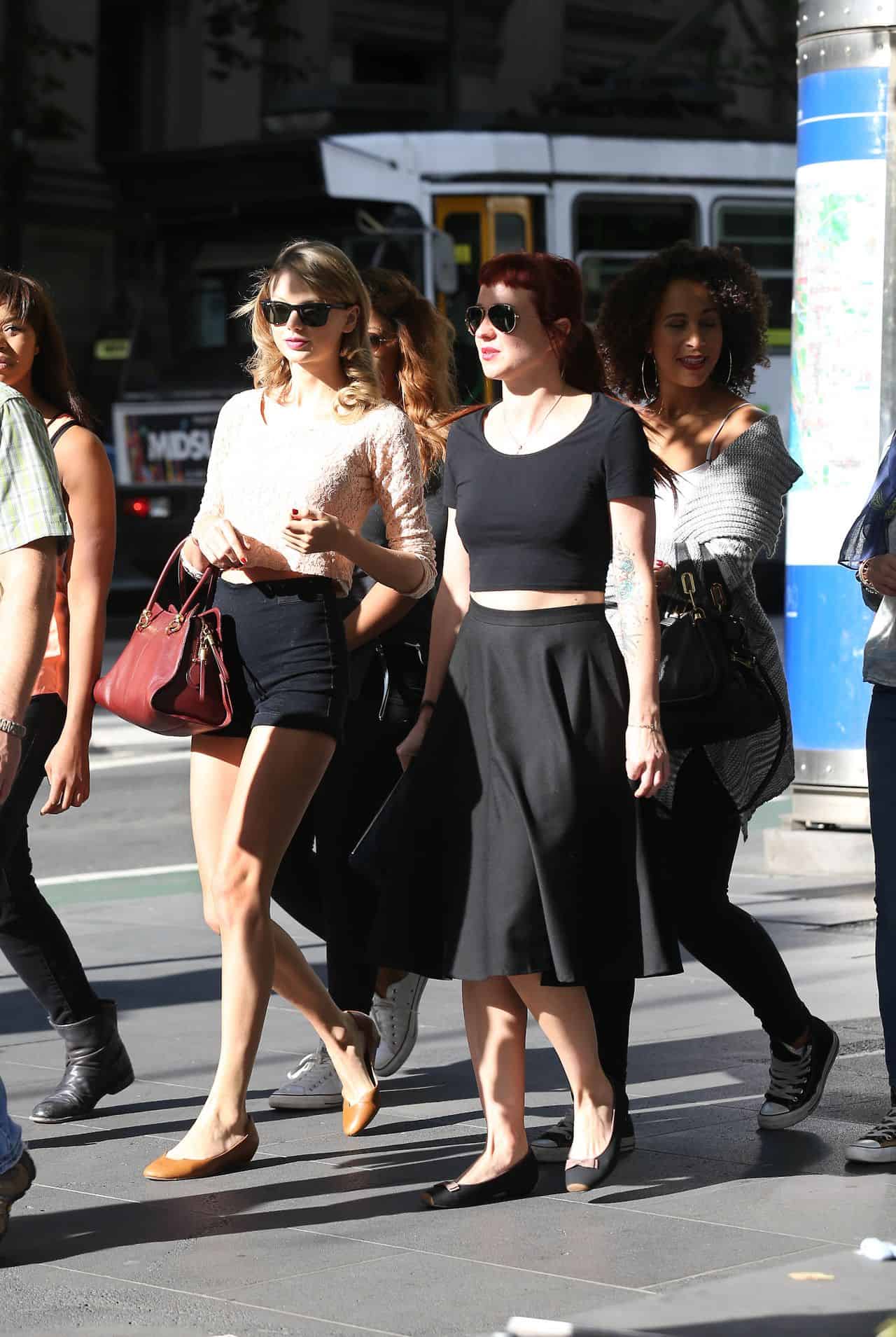 Taylor Swift’s Chic Ensemble Puts Her Toned Legs on Display in Melbourne