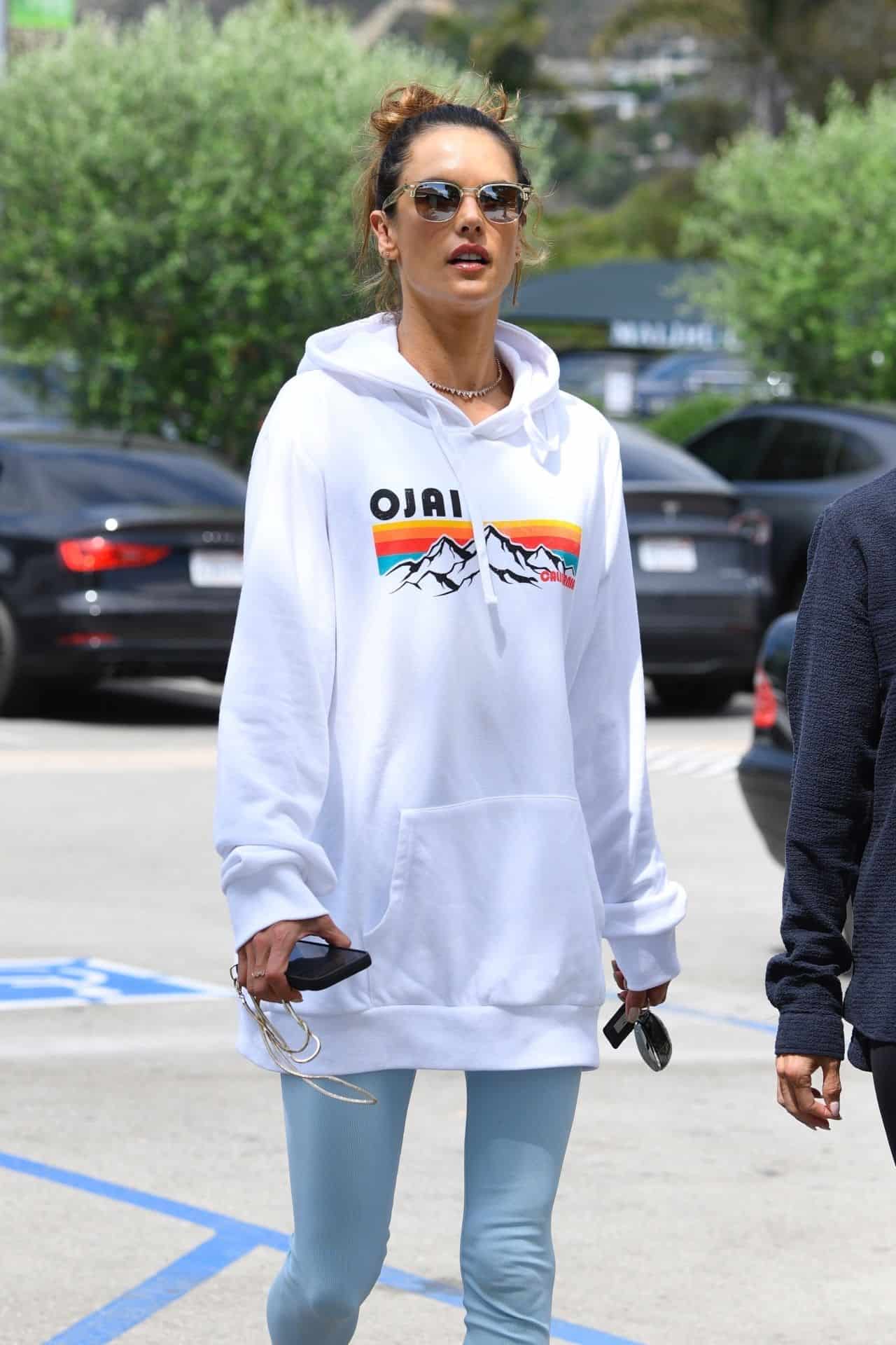Alessandra Ambrosio Shows Off Her Toned Physique After Pilates Class