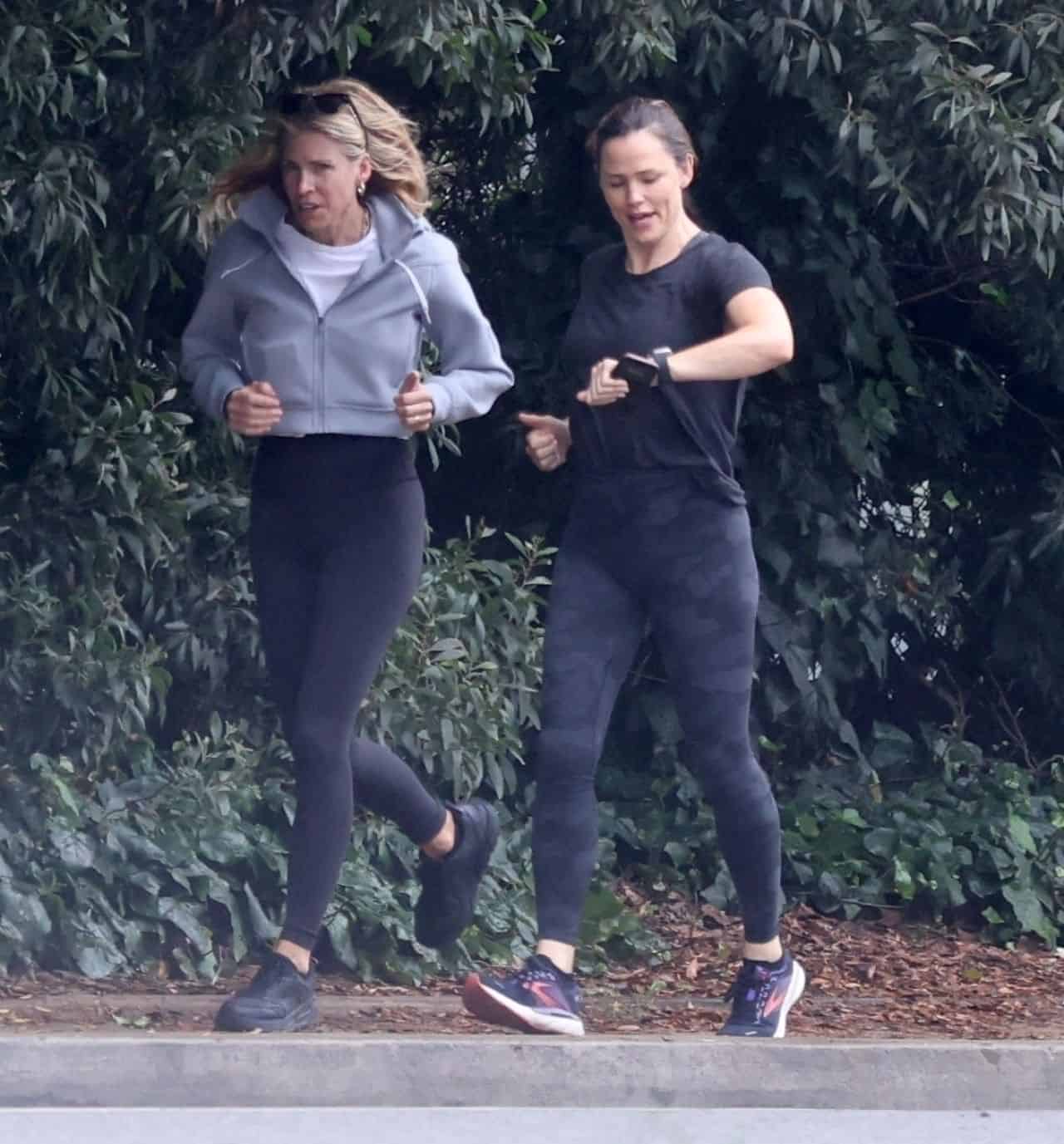 Jennifer Garner Doesn't Let the Rain Stop Her Workout