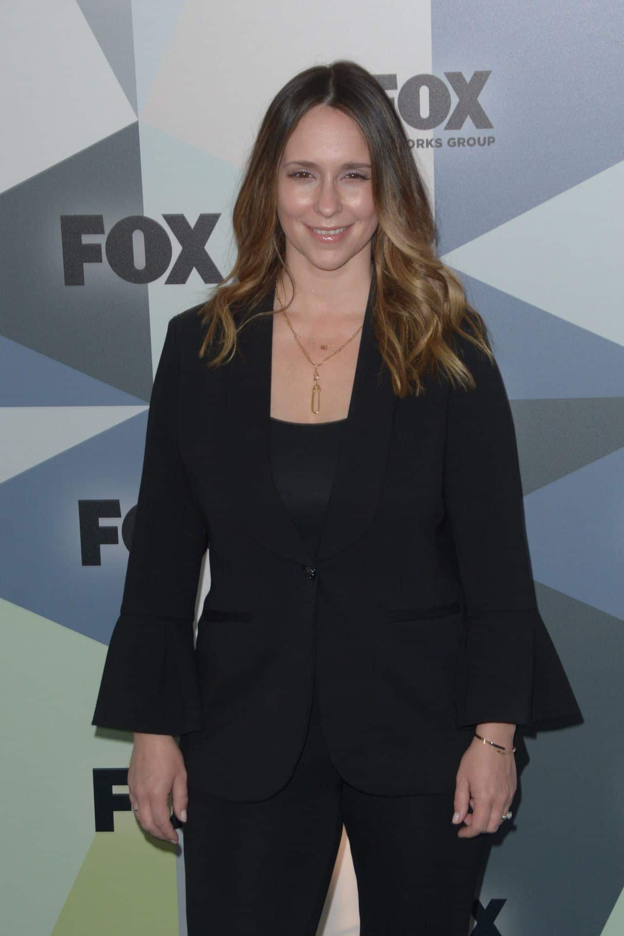 Jennifer Love Hewitt Dazzles in Elegant Suit at Fox Upfront in NYC