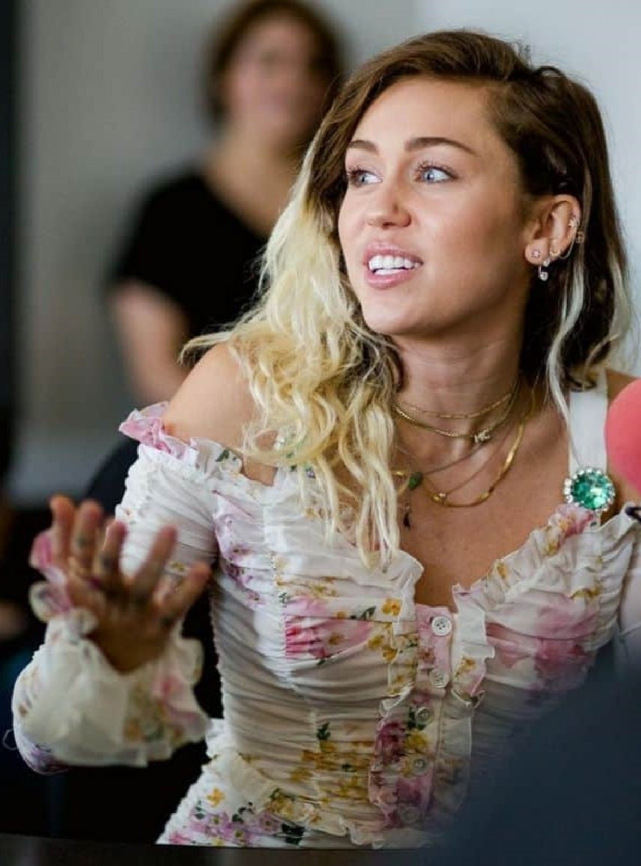 Miley Cyrus Captivates in 104.3 MYfm Studios with Her Stylish LA Vibe