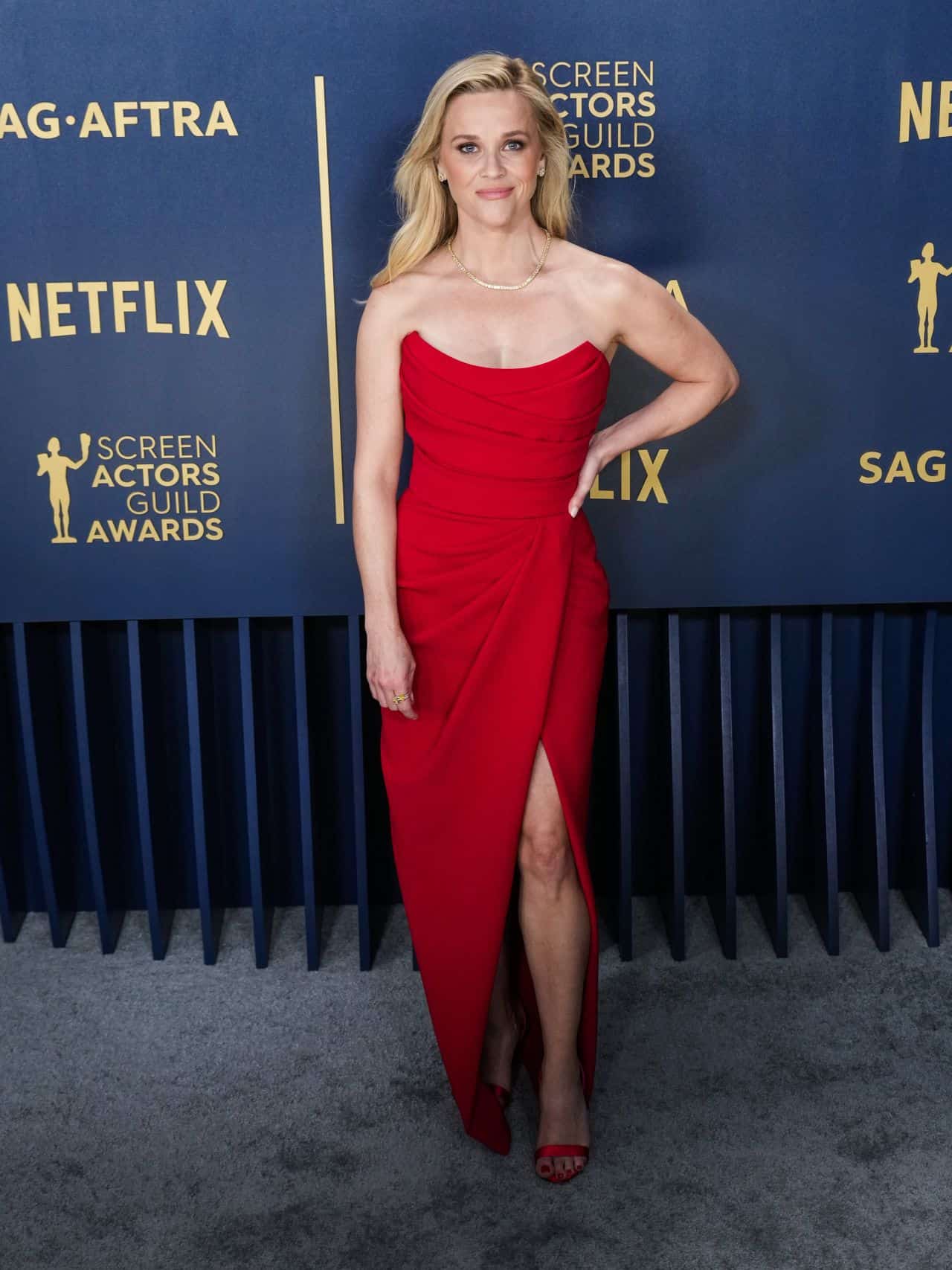 Reese Witherspoon Radiates Elegance in Striking Red Gown at SAG 2024