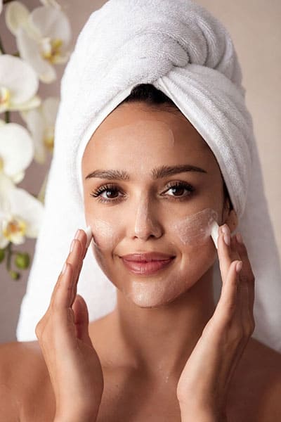 Jessica Alba Skincare Routine: Honest Beauty & DIY Hacks